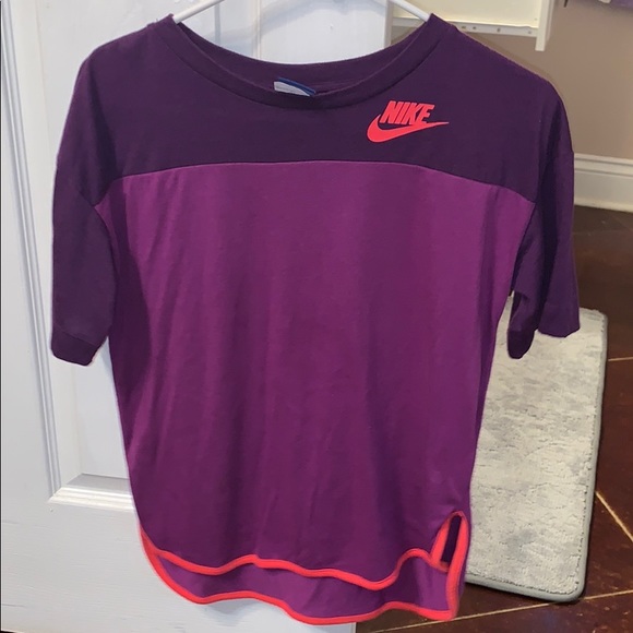 Nike shirt - Picture 1 of 2